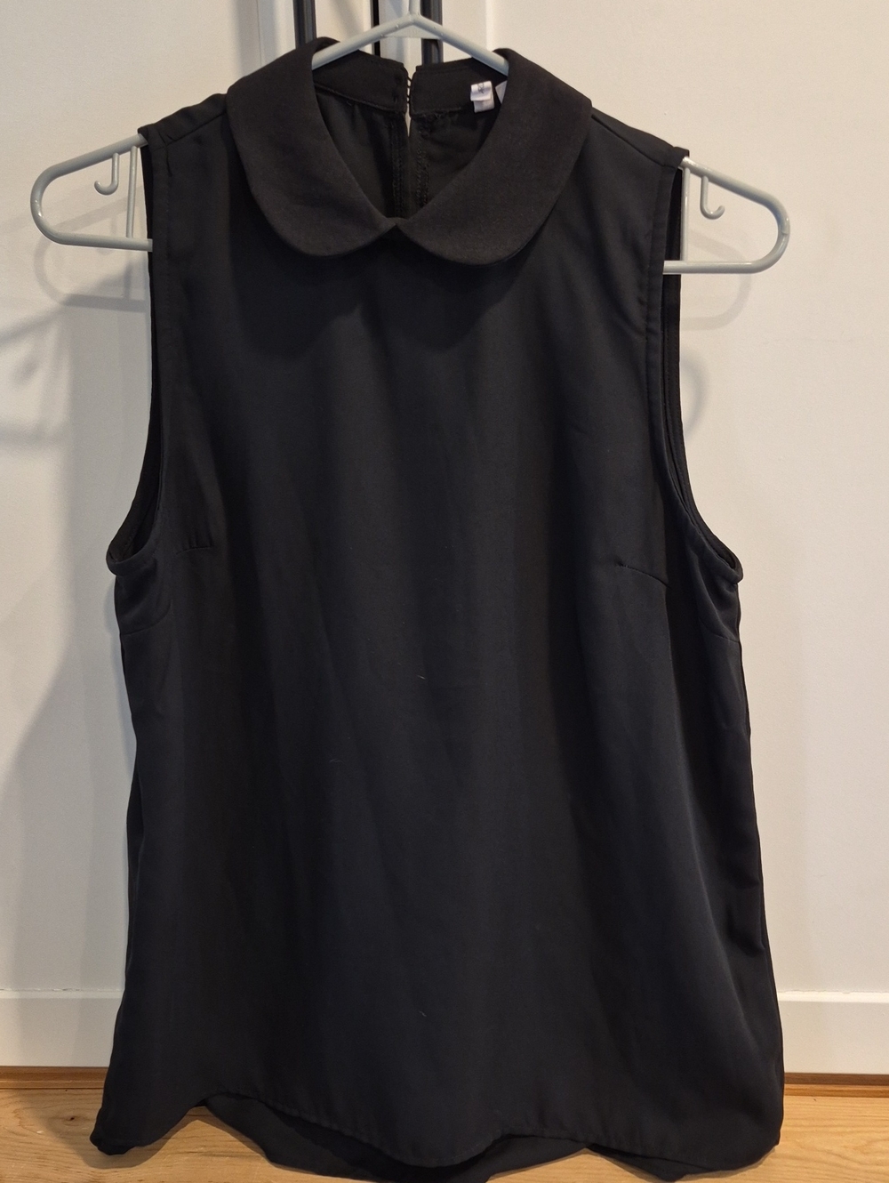 💙 Sleeveless Black Peter Pan Collar Top